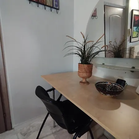 Yourhomeinperaia Apartment