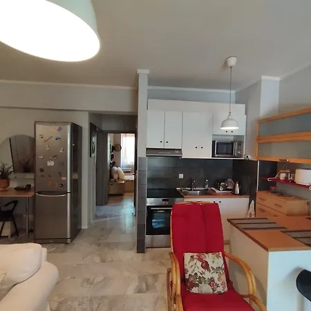 Yourhomeinperaia Apartment