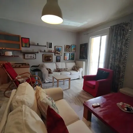 Apartment Yourhomeinperaia